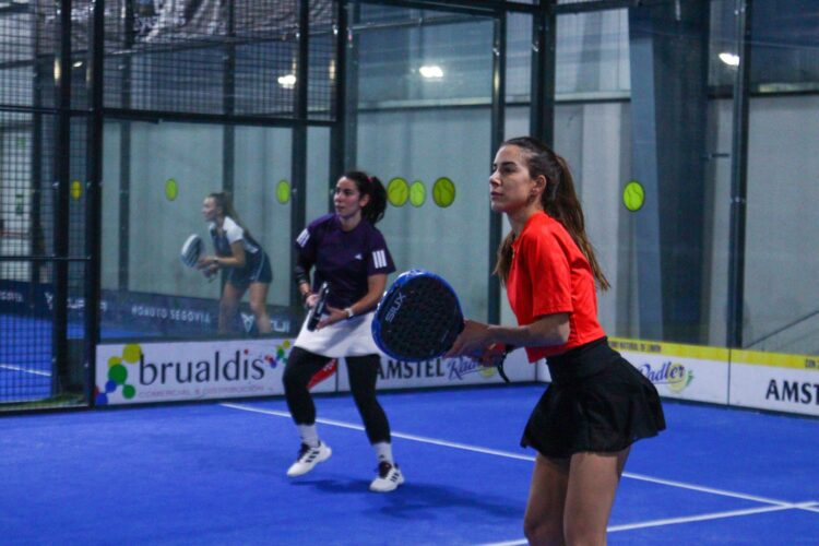 Partido de pádel disputado en Padelzone, en Valverde del Majano./DIPUTACIÓN
