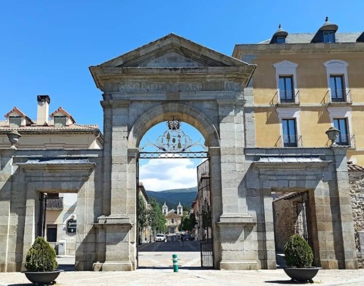 Un detenido por la agresión con arma blanca a un hombre en La Granja 1 Travesía Puertas Nuevas, donde se produjo la agresión. / E.A.