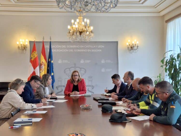 Reunión de seguridad para ultimar el dispositivo para la Romería del Bustar de Carbonero el Mayor / SUBDELEGACIÓN DEL GOBIERNO