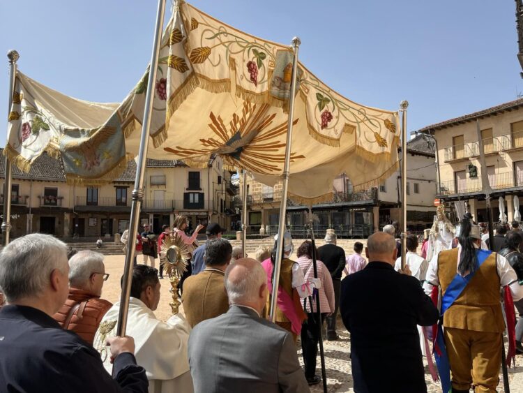 La Cofradía del Santísimo Sacramento de Riaza cumple 490 años / E.A.