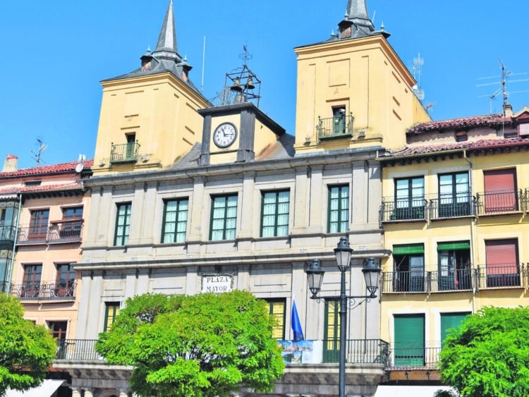 Fachada del Ayuntamiento de Segovia.
