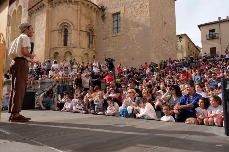 “La irrupción de lo extraordinario en lo cotidiano continúa siendo uno de los principales conceptos del festival”. / HÉCTOR CRIADO