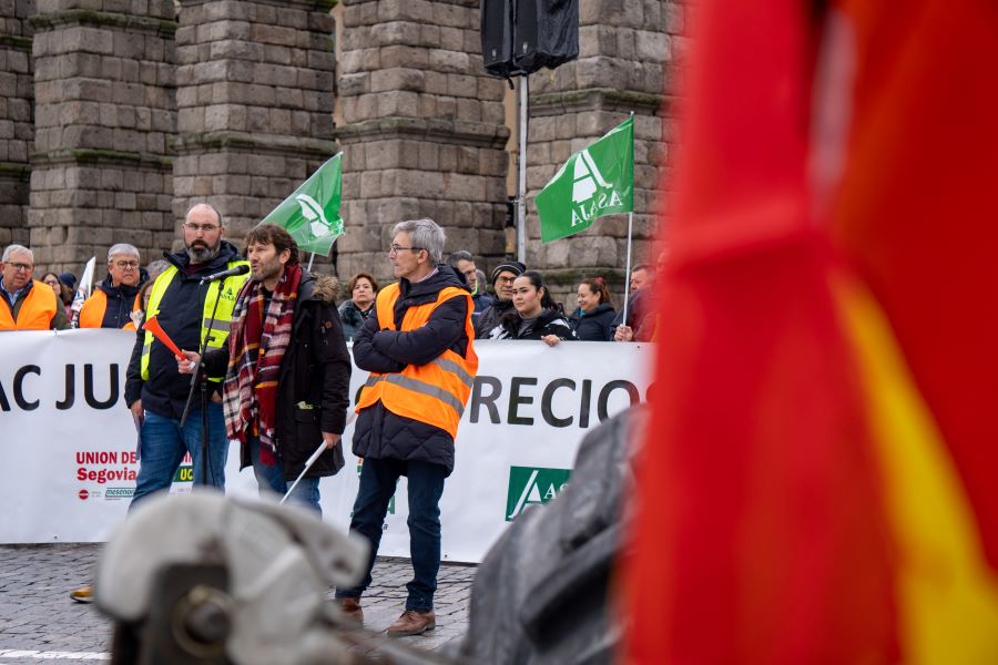 Los presidentes de las opas segovianas en la tractora de febrero.