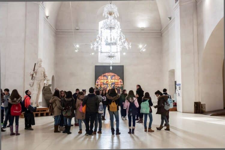 La celebración de este año incluyó jornada de puertas abiertas tanto al museo como a los talleres artesanales, donde los visitantes pudieron observar en directo el trabajo de los maestros vidrieros. / MUSEO TECNOLÓGICO DEL VIDRIO