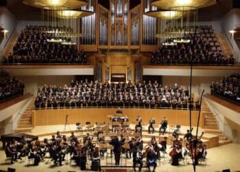 La Fundación Caja Rural de Segovia lleva Carmina Burana al Castillo de Cuéllar en un concierto con más de 120 músicos / FUNDACIÓN CAJA RURAL DE SEGOVIA