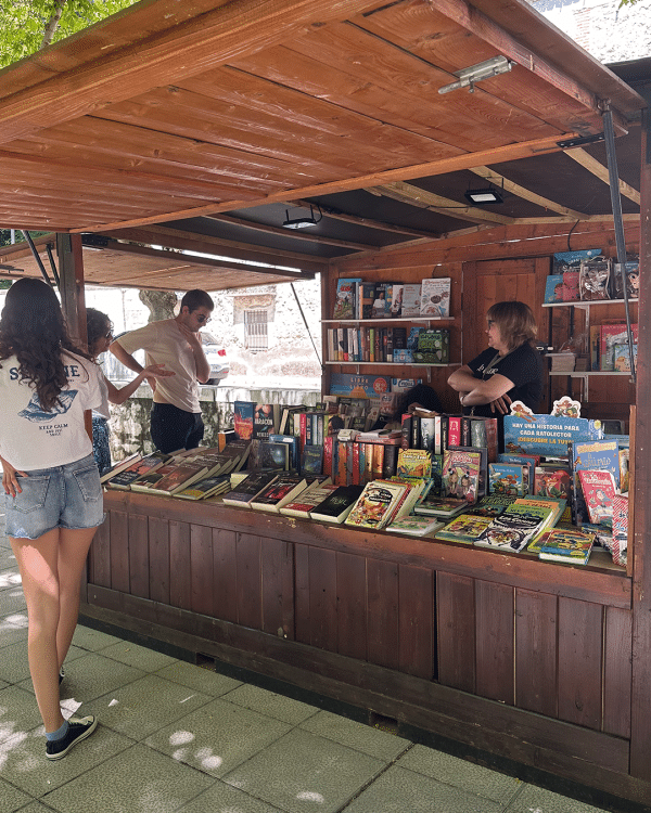 Feria del Libro de Cuéllar en ediciones anteriores / AYTO. DE CUÉLLAR