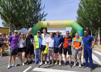 Foto de familia antes de la prueba en Palazuelos de Eresma./PEDESTRES SEGOVIA