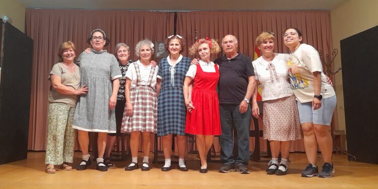 Actuación del grupo de teatro ‘Candilejas’ / LOURDES MATARRANZ